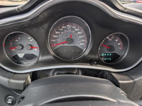Used 2013 Dodge Avenger SE FWD image 16