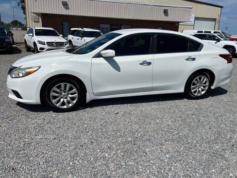 Used 2018 Nissan Altima 2.5 S w/ S Convenience Package FWD image 1