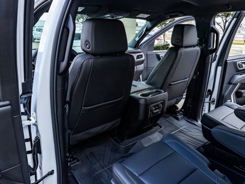 Used 2024 Chevrolet Tahoe Z71 w/ Off-Road Capability Package image 35