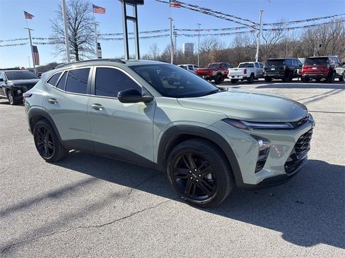 Used 2025 Chevrolet Trax ACTIV w/ Driver Confidence Package image 8