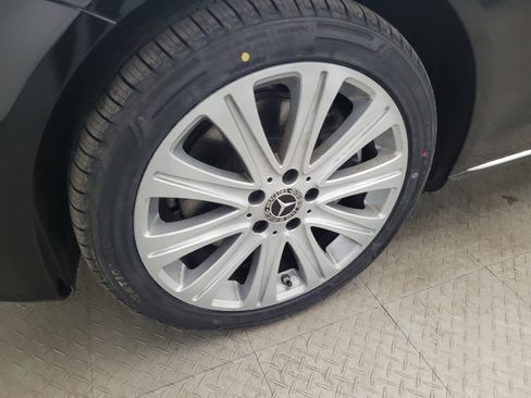 Used 2018 Mercedes-Benz C 300 4MATIC Sedan image 31