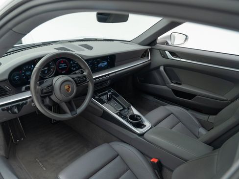 Certified 2022 Porsche 911 Carrera 4 AWD/4WD image 4