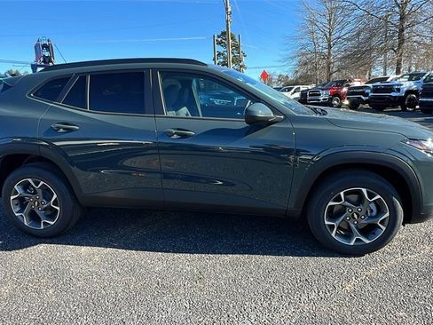 New 2026 Chevrolet Trax LT w/ Driver Confidence Package image 4