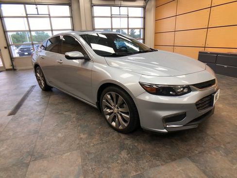 Used 2017 Chevrolet Malibu Premier w/ Premier Sun and Wheel Package FWD image 1