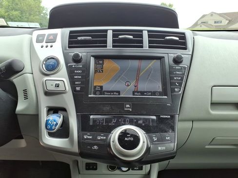 Used 2012 Toyota Prius V Five FWD image 19