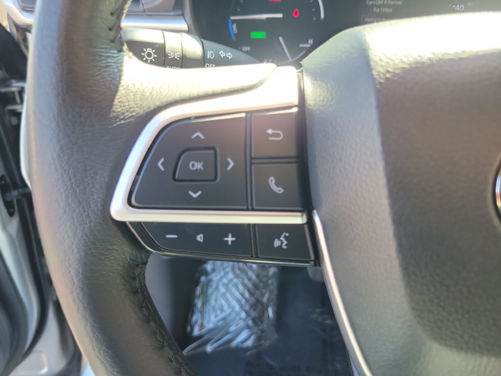 Used 2024 Toyota Sienna XLE FWD image 25