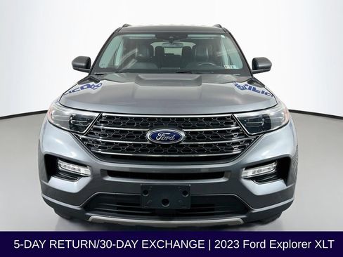 Certified 2023 Ford Explorer XLT w/ Equipment Group 202A AWD/4WD image 3