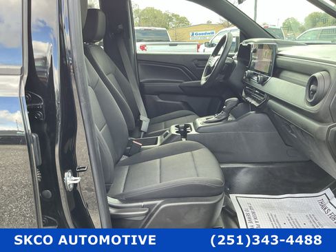 Used 2023 Chevrolet Colorado W/T image 13