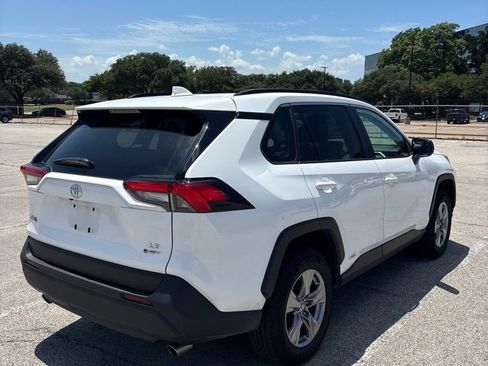 Used 2025 Toyota RAV4 LE AWD/4WD image 9