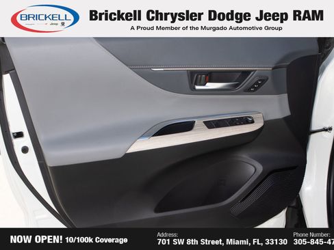 Used 2022 Toyota Venza XLE image 11