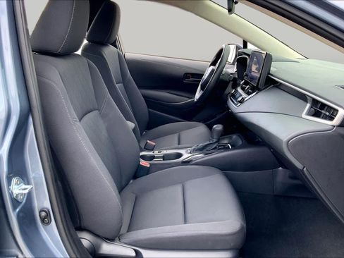 Used 2025 Toyota Corolla LE FWD image 9