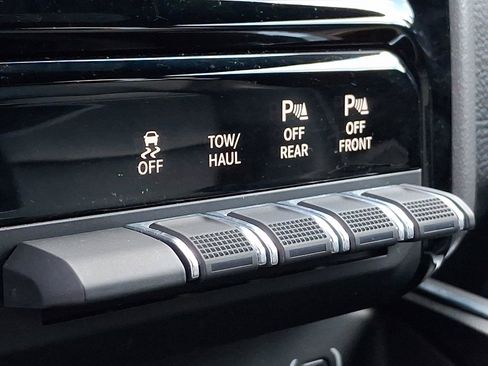 Used 2023 RAM 1500 Laramie AWD/4WD image 26