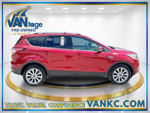 Used 2018 Ford Escape Titanium AWD/4WD image 5