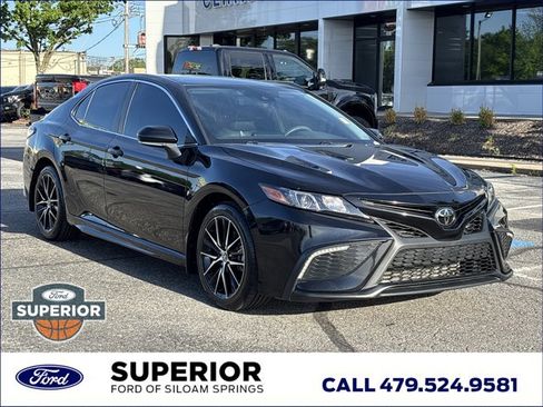 Used 2024 Toyota Camry SE FWD image 1
