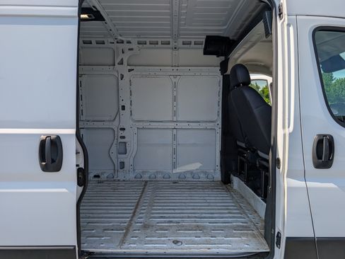Used 2025 RAM ProMaster 2500 w/ Convenience Group FWD image 23