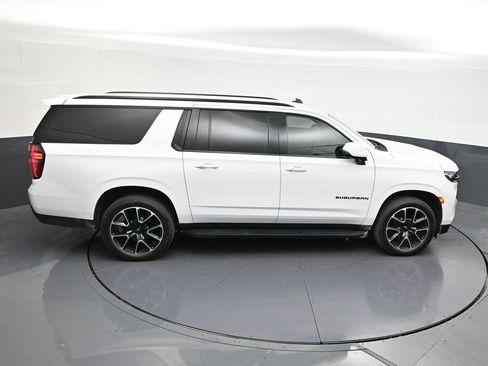 Used 2024 Chevrolet Suburban RST w/ Luxury Package RWD image 21