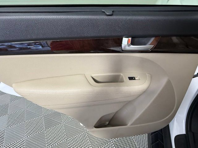 Used 2015 Kia Sorento LX FWD image 39