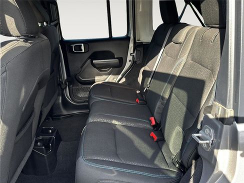 Used 2021 Jeep Wrangler Unlimited Islander image 29