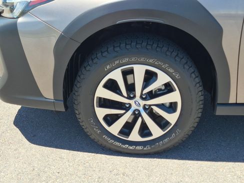 Used 2023 Subaru Outback Premium AWD/4WD image 10