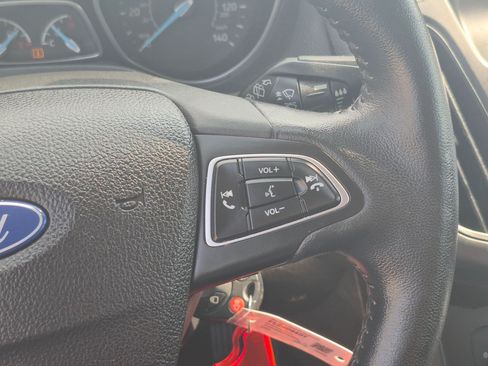 Used 2015 Ford Focus SE w/ SE Cold Weather Package FWD image 19