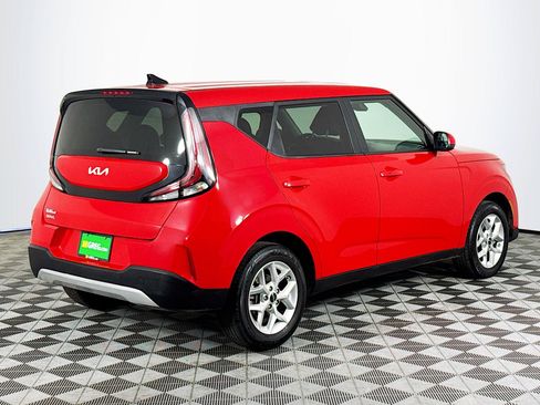 Used 2025 Kia Soul S FWD image 8