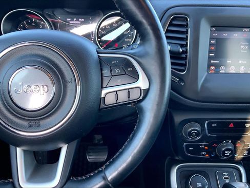 Used 2019 Jeep Compass Latitude w/ Cold Weather Group AWD/4WD image 24