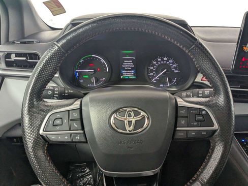 Used 2021 Toyota Sienna XSE AWD/4WD image 17