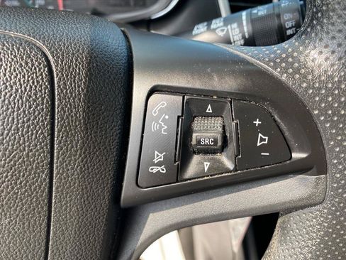 Used 2018 Chevrolet Trax LS FWD image 17