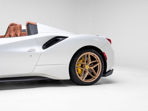 Used 2020 Ferrari 488 Pista Spider image 22