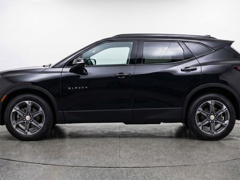 Used 2025 Chevrolet Blazer LT image 5