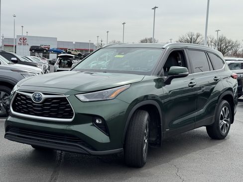 Used 2023 Toyota Highlander XLE image 15