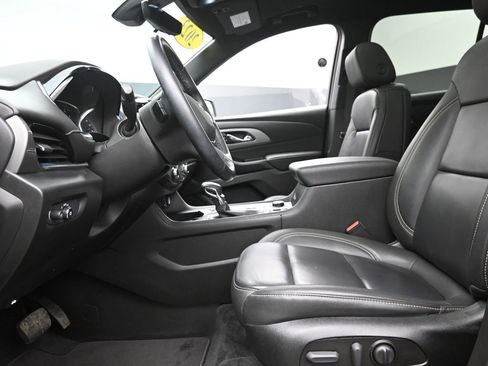 Used 2023 Chevrolet Traverse LT w/ LT Premium Package image 14