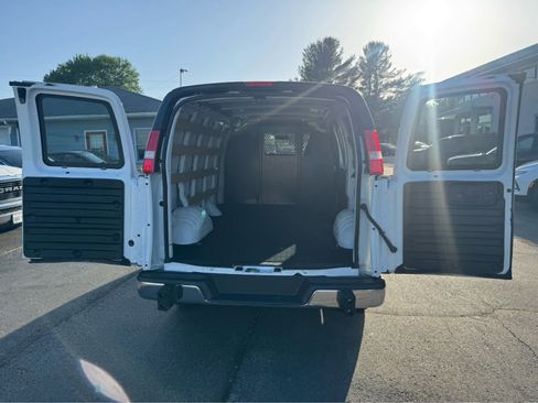 Used 2023 Chevrolet Express 2500 w/ Driver Convenience Package image 12