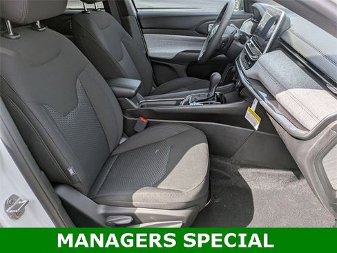 New 2025 Jeep Compass Sport image 27