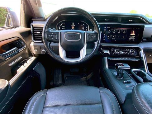 Used 2024 GMC Sierra 1500 Denali AWD/4WD image 5