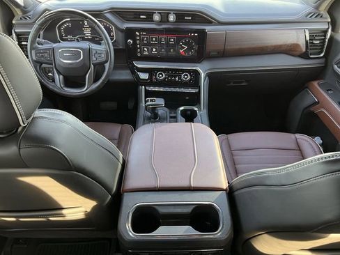Used 2023 GMC Sierra 1500 Denali Ultimate image 9