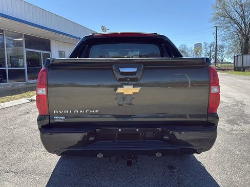 Used 2013 Chevrolet Avalanche LS image 4