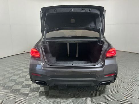 Used 2021 BMW M550i xDrive M550i xDrive w/ Dynamic Handling Package image 29