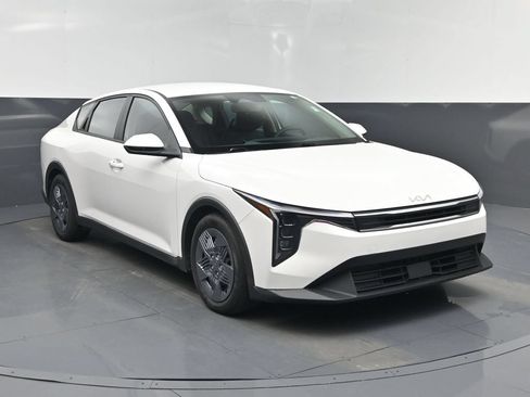 Certified 2025 Kia K4 FWD image 8