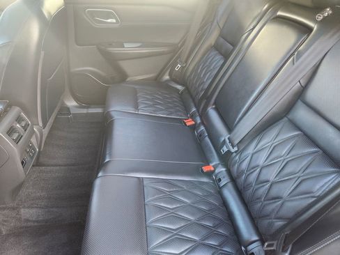 Used 2023 Nissan Rogue Platinum w/ Platinum Premium Package image 12