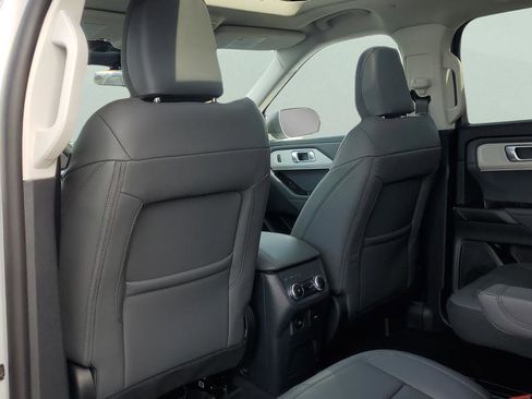 New 2026 Ford Explorer Active w/ Active Comfort Package image 37