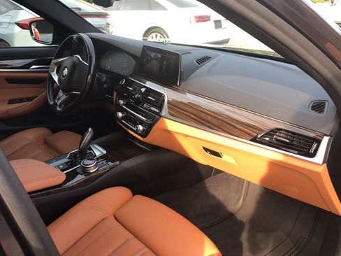 Used 2020 BMW 540i xDrive w/ Premium Package image 9