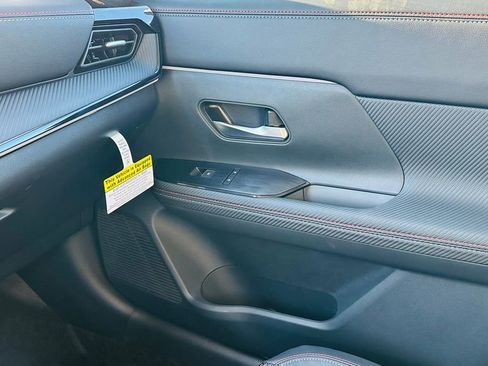 New 2026 Nissan Kicks SR image 26