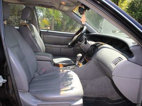 Used 2003 Toyota Avalon XLS FWD image 7