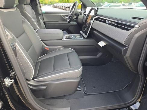 New 2026 GMC Sierra EV Elevation image 7