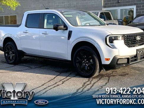 Used 2025 Ford Maverick Lariat w/ Black Appearance Package AWD/4WD image 1