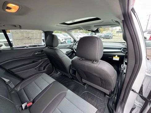 New 2026 Chevrolet Trax LT w/ Sunroof Package image 23