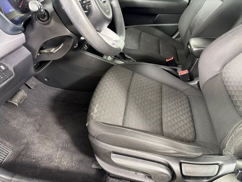 Used 2019 Kia Rio S image 9