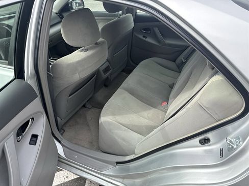Used 2007 Toyota Camry LE FWD image 18