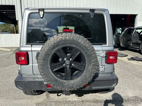 Used 2021 Jeep Wrangler Unlimited Sahara AWD/4WD image 4